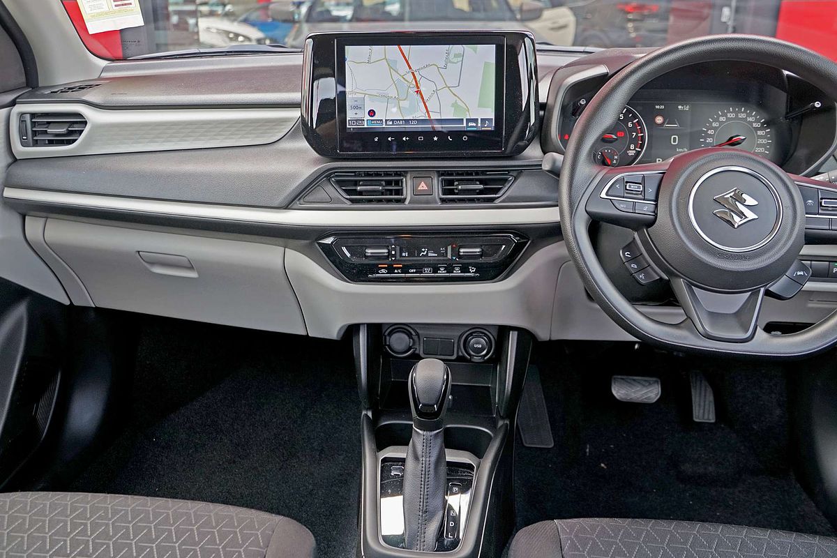 2024 Suzuki Swift Hybrid UZ