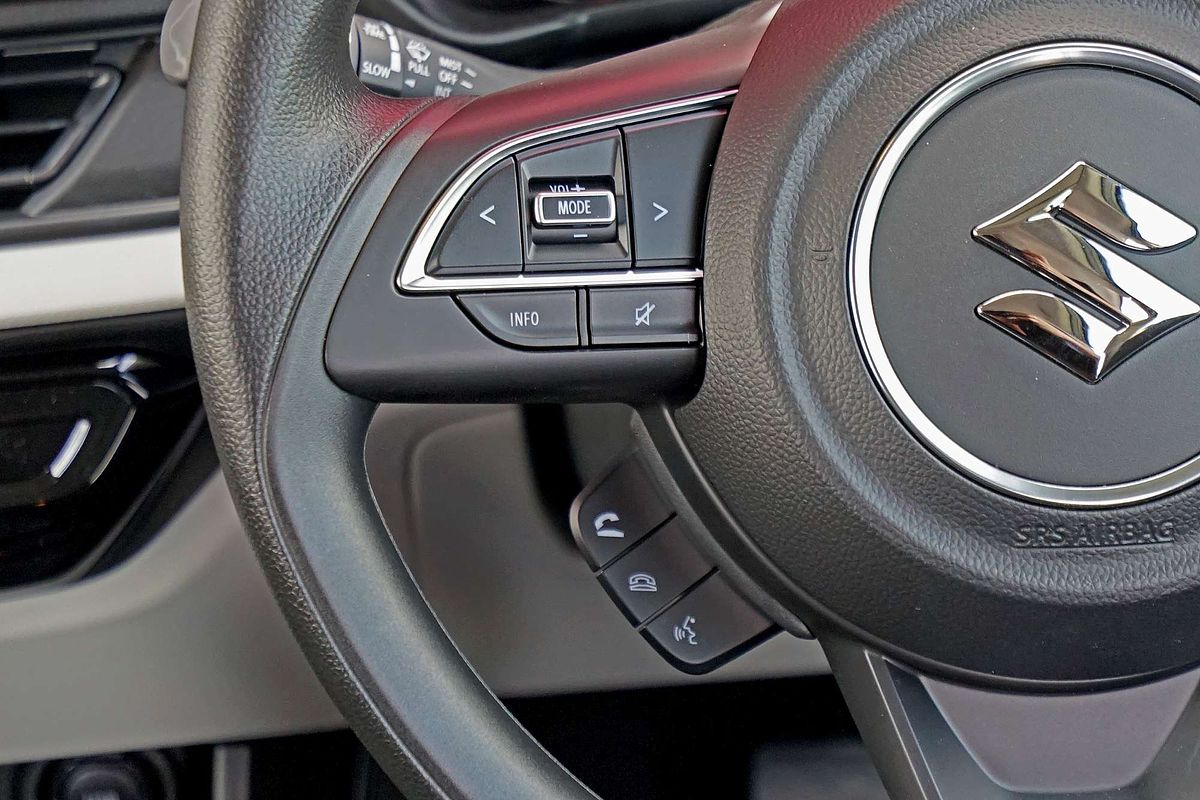 2024 Suzuki Swift Hybrid UZ