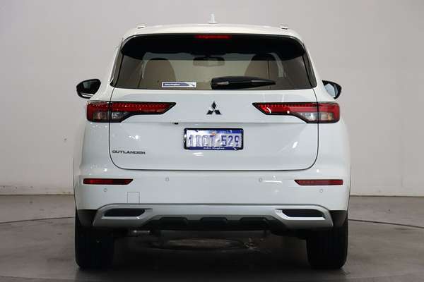 2024 Mitsubishi Outlander LS ZM