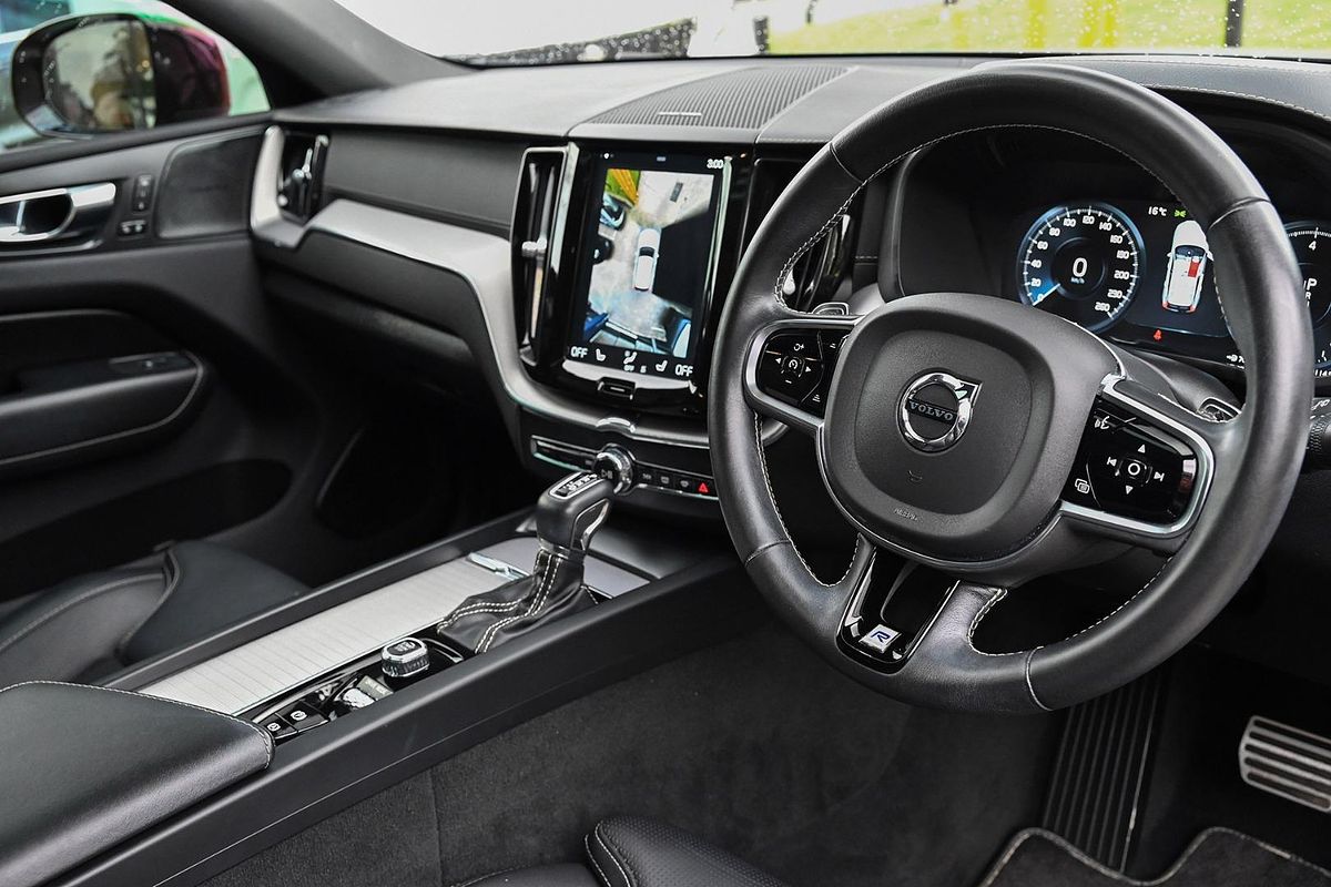 2020 Volvo XC60 T6 R-Design