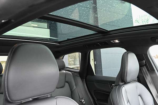 2020 Volvo XC60 T6 R-Design