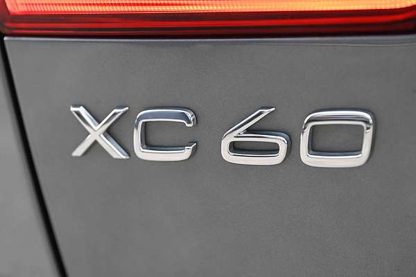 2020 Volvo XC60 T6 R-Design