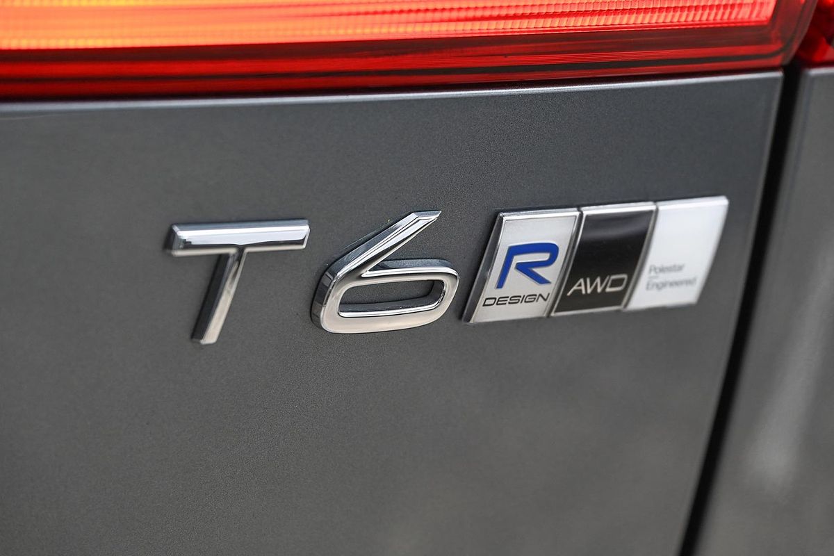 2020 Volvo XC60 T6 R-Design