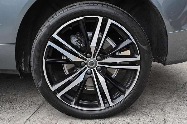 2020 Volvo XC60 T6 R-Design