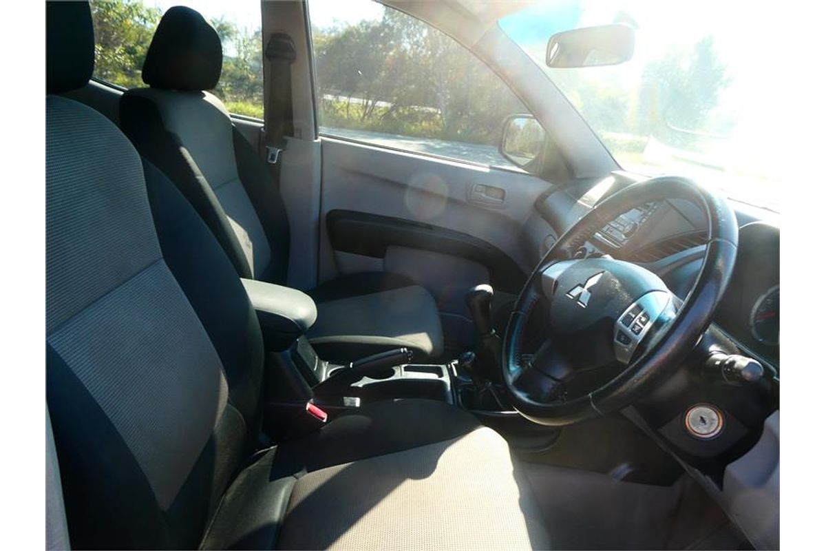 2013 Mitsubishi Triton GLX MN 4X4
