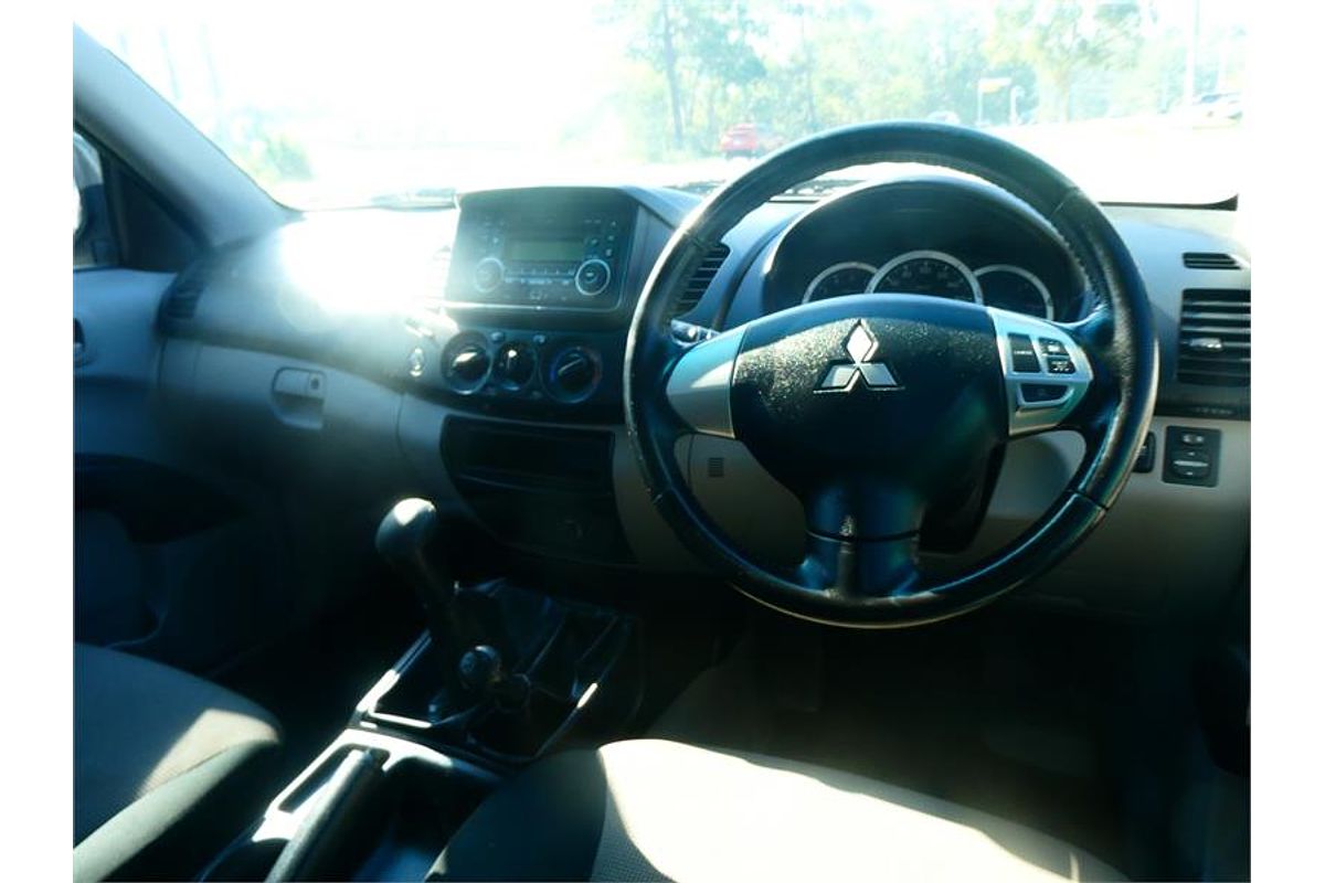 2013 Mitsubishi Triton GLX MN 4X4