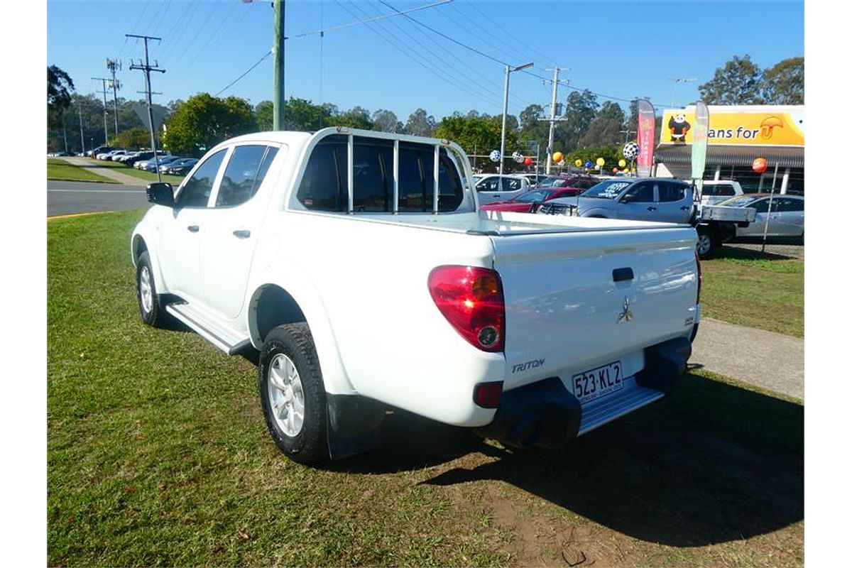 2013 Mitsubishi Triton GLX MN 4X4