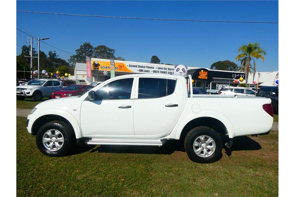 2013 Mitsubishi Triton GLX MN 4X4