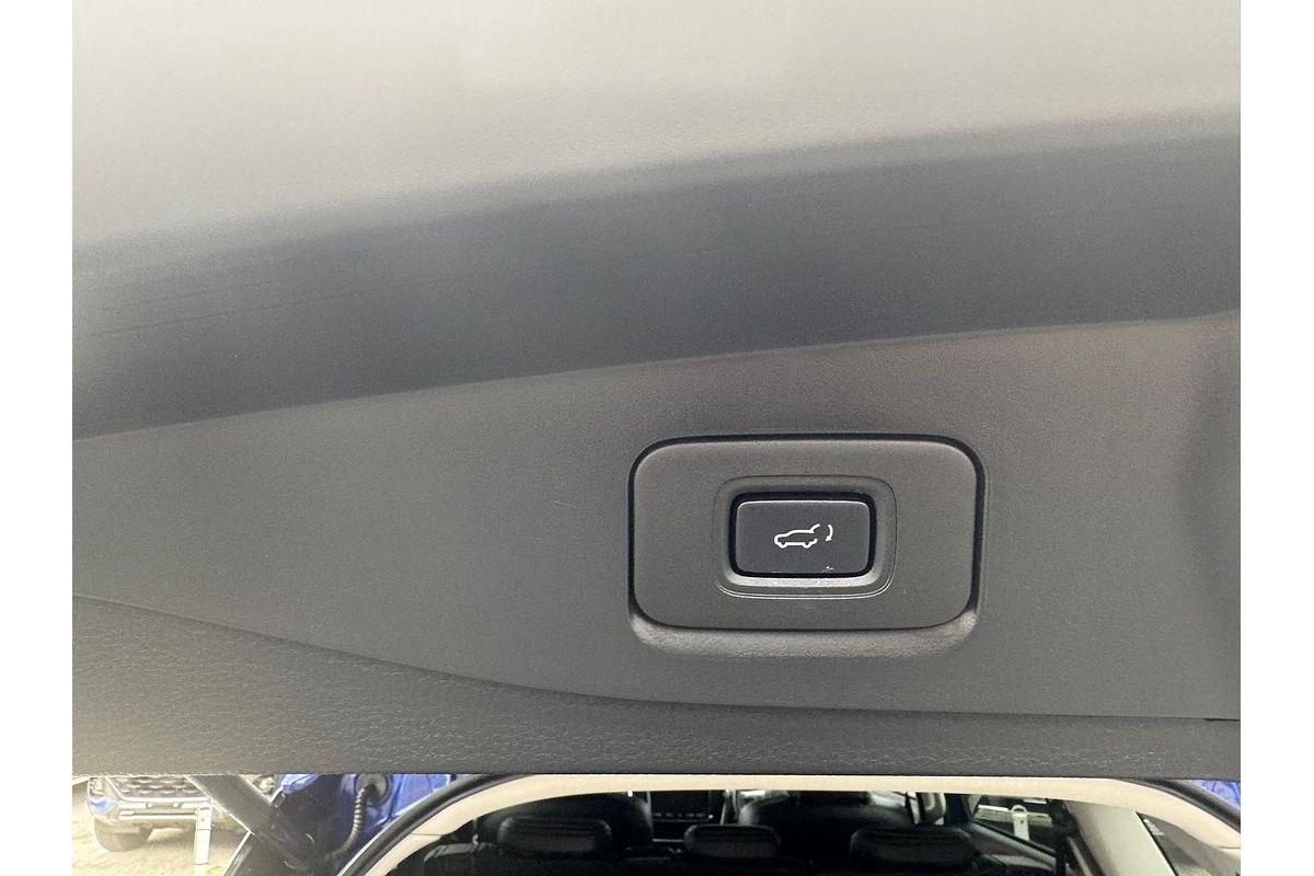 2023 Isuzu MU-X LS-T