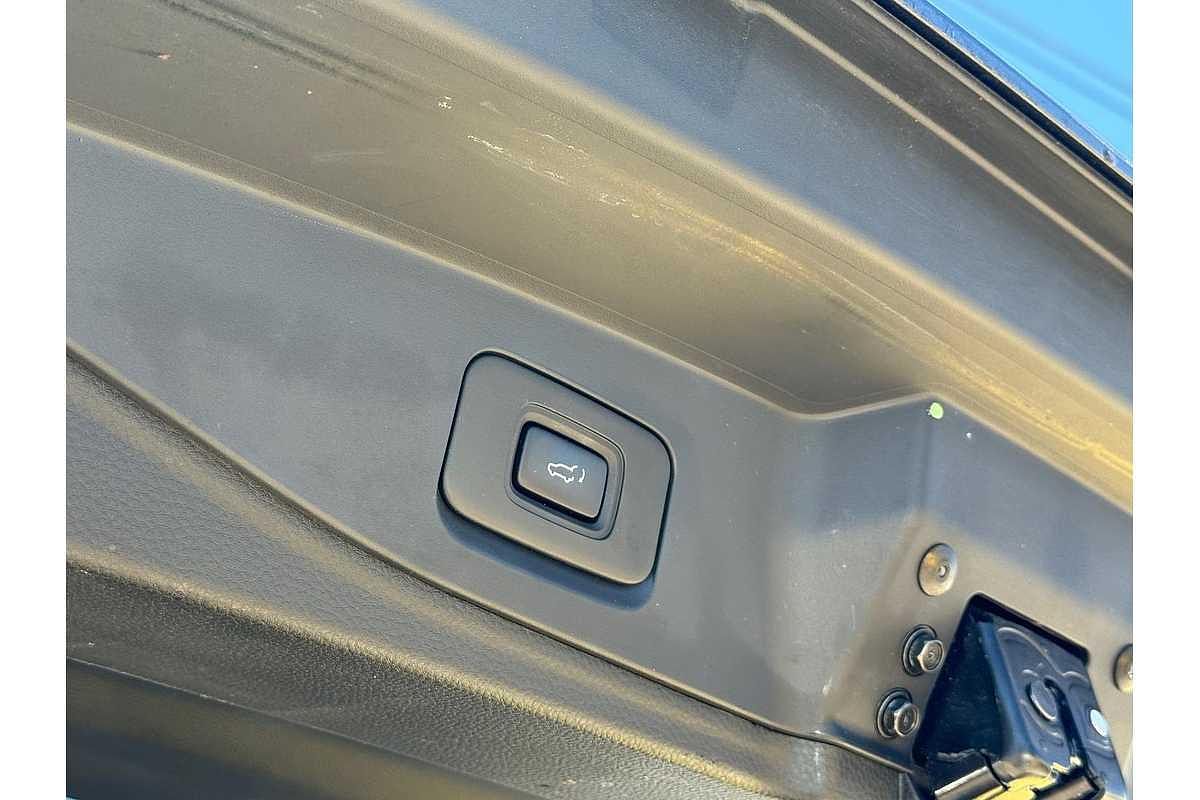 2023 Isuzu MU-X LS-T