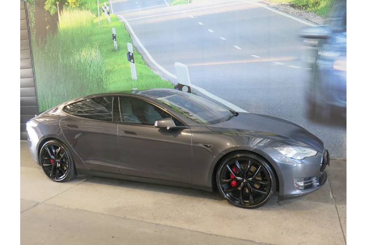 2015 Tesla MODEL S P85D