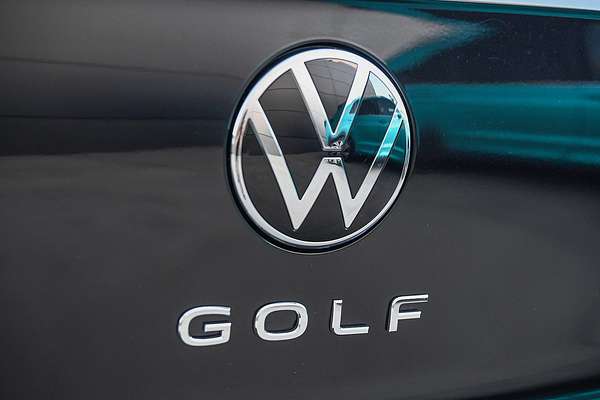 2024 Volkswagen Golf 110TSI R-Line 8