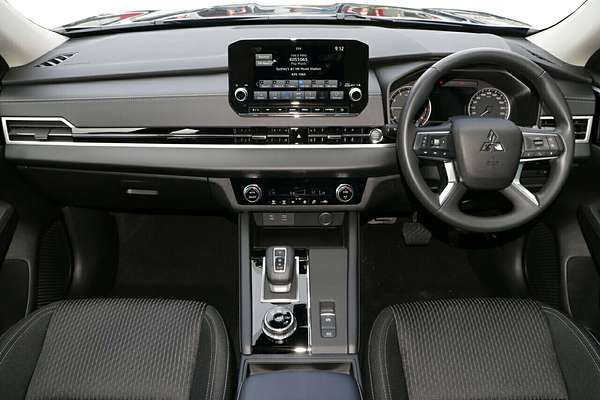 2024 Mitsubishi Outlander ES ZM
