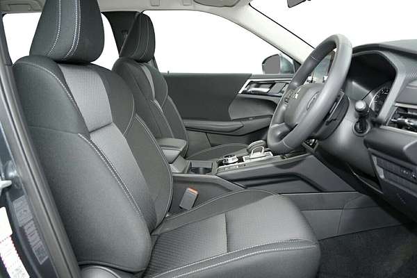 2024 Mitsubishi Outlander ES ZM