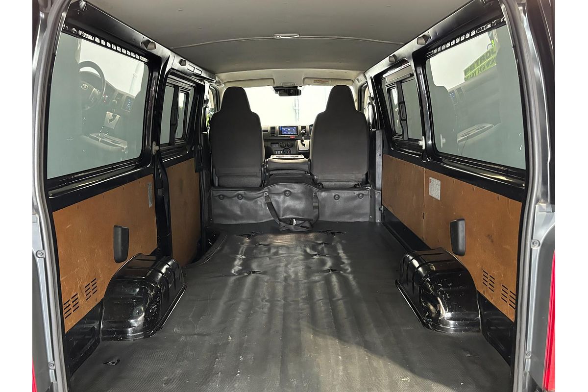 2019 Toyota HIACE