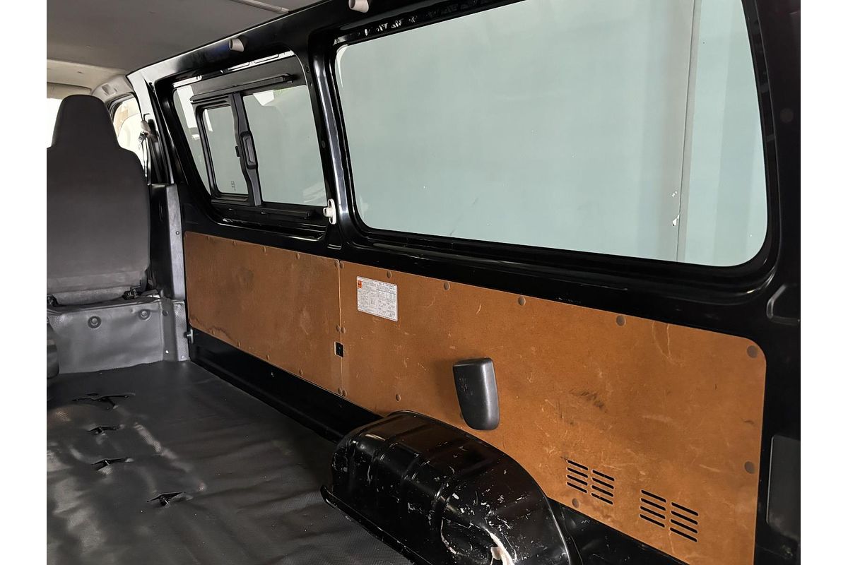 2019 Toyota HIACE