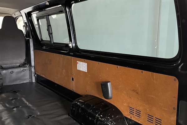 2019 Toyota HIACE