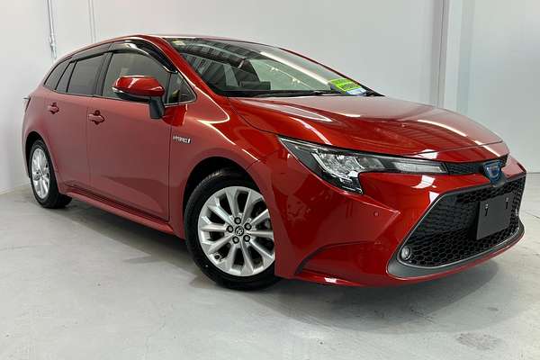 2019 Toyota Corolla Touring Hybrid Touring Hybrid S ZWE211