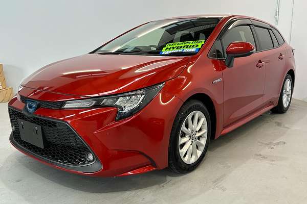 2019 Toyota Corolla Touring Hybrid Touring Hybrid S ZWE211