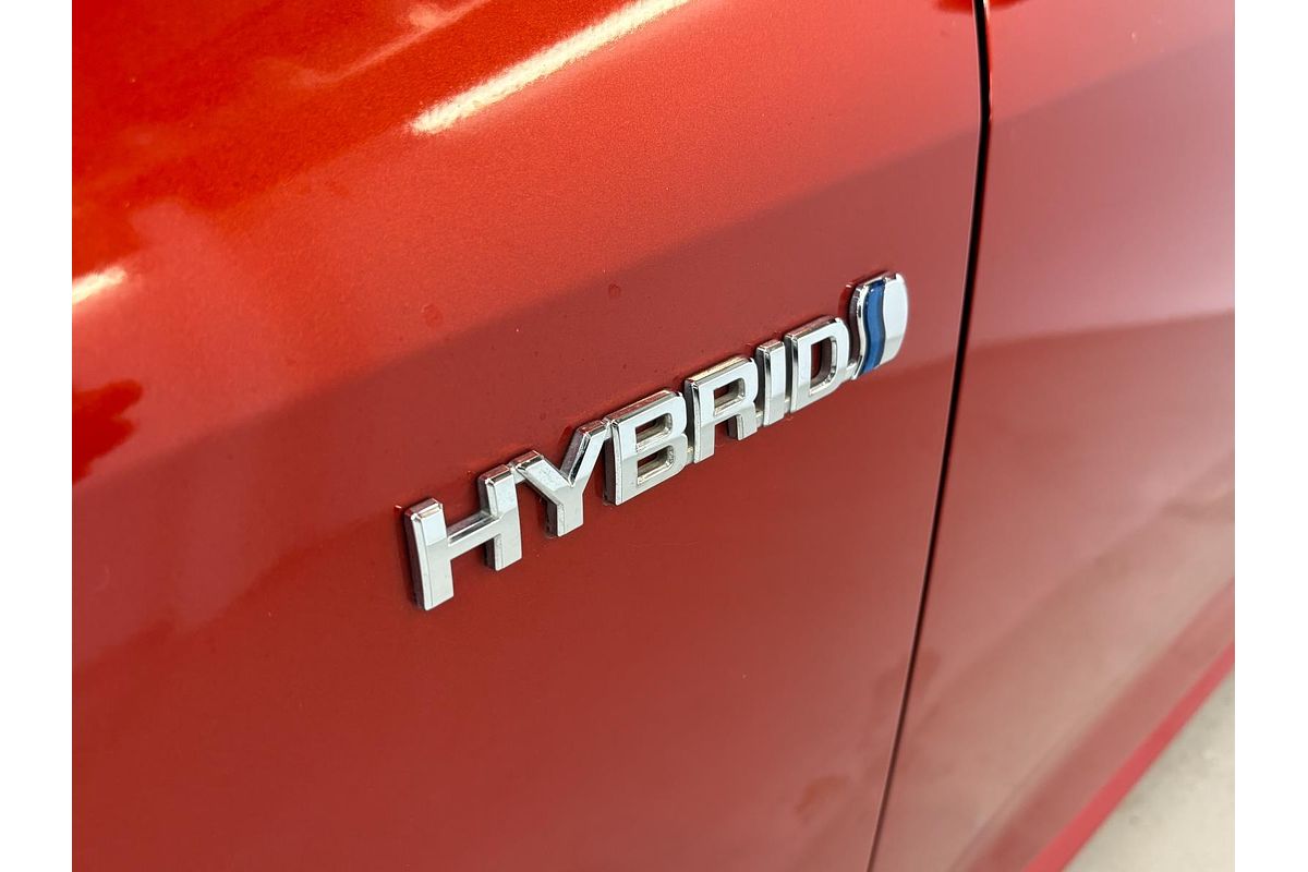 2019 Toyota Corolla Touring Hybrid Touring Hybrid S ZWE211
