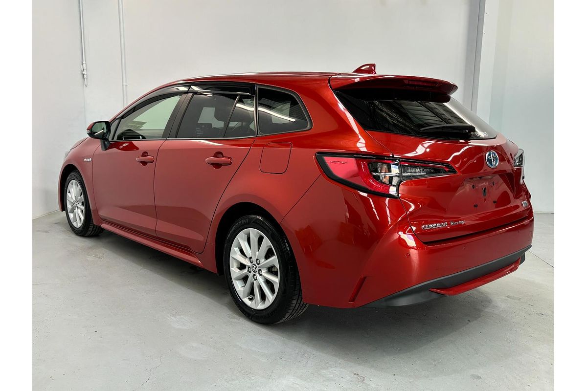 2019 Toyota Corolla Touring Hybrid Touring Hybrid S ZWE211