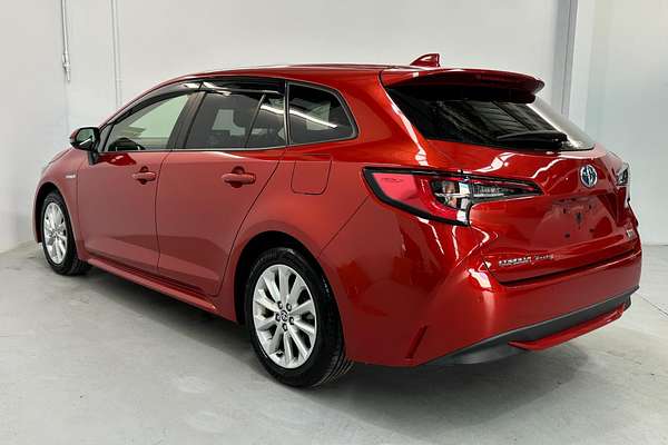 2019 Toyota Corolla Touring Hybrid Touring Hybrid S ZWE211