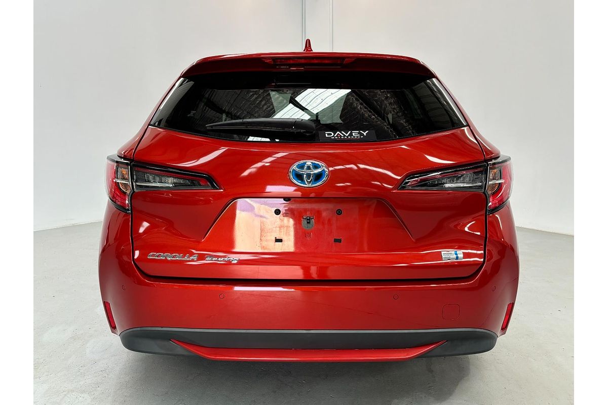 2019 Toyota Corolla Touring Hybrid Touring Hybrid S ZWE211