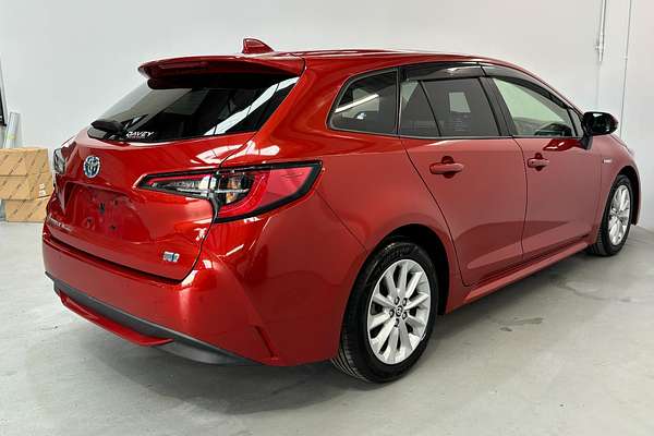2019 Toyota Corolla Touring Hybrid Touring Hybrid S ZWE211