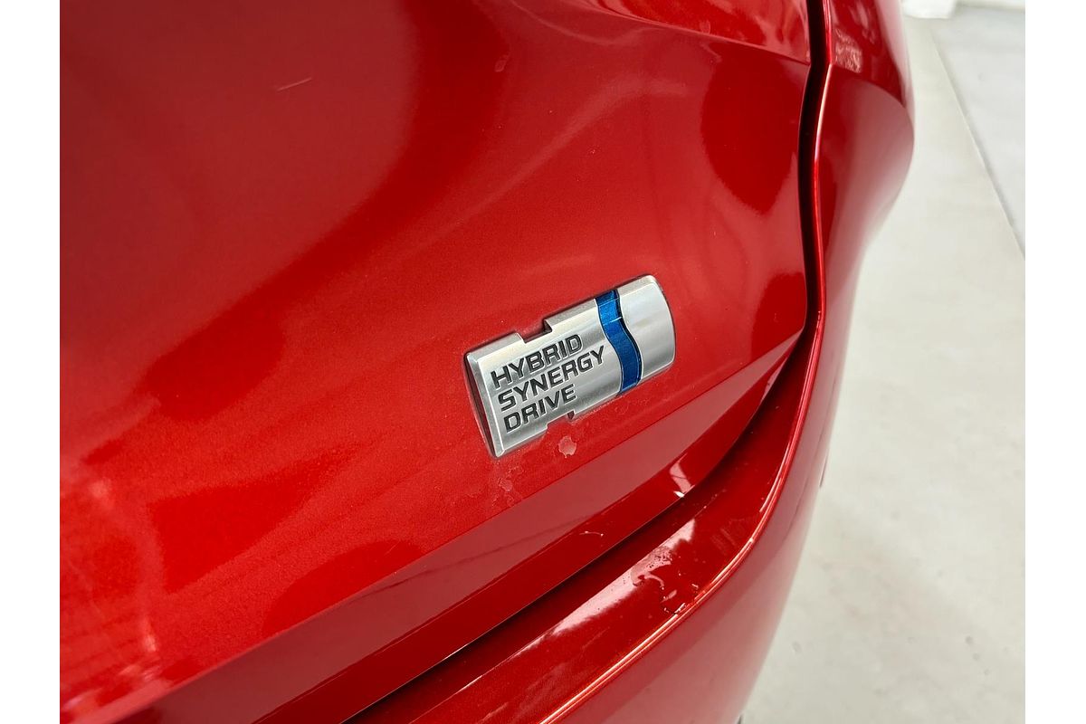 2019 Toyota Corolla Touring Hybrid Touring Hybrid S ZWE211