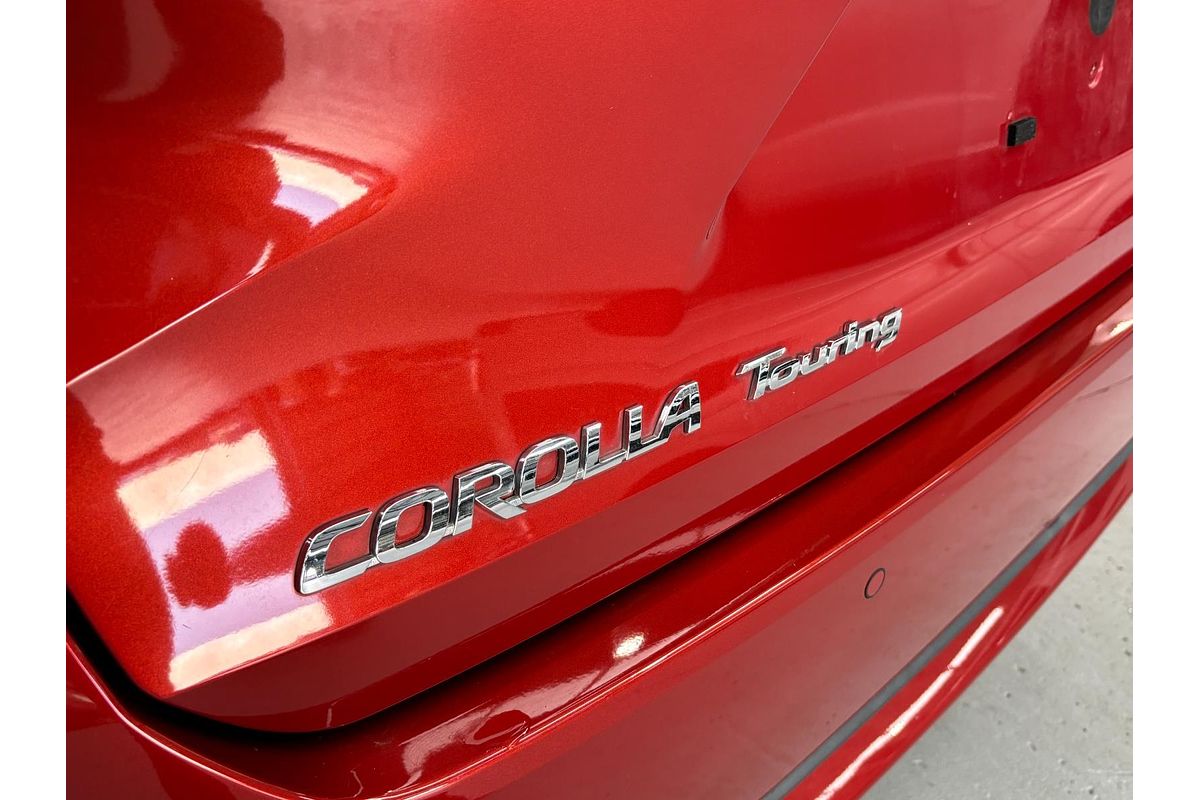 2019 Toyota Corolla Touring Hybrid Touring Hybrid S ZWE211