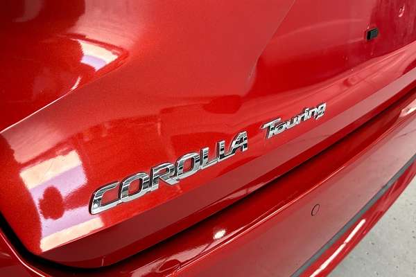 2019 Toyota Corolla Touring Hybrid Touring Hybrid S ZWE211