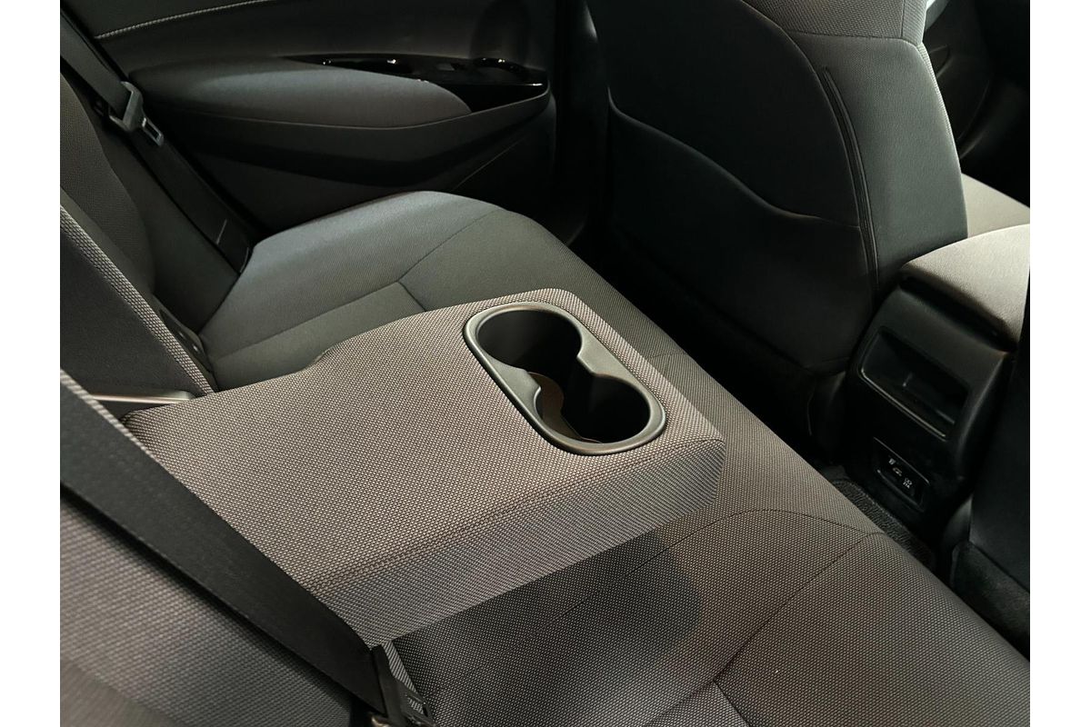 2019 Toyota Corolla Touring Hybrid Touring Hybrid S ZWE211