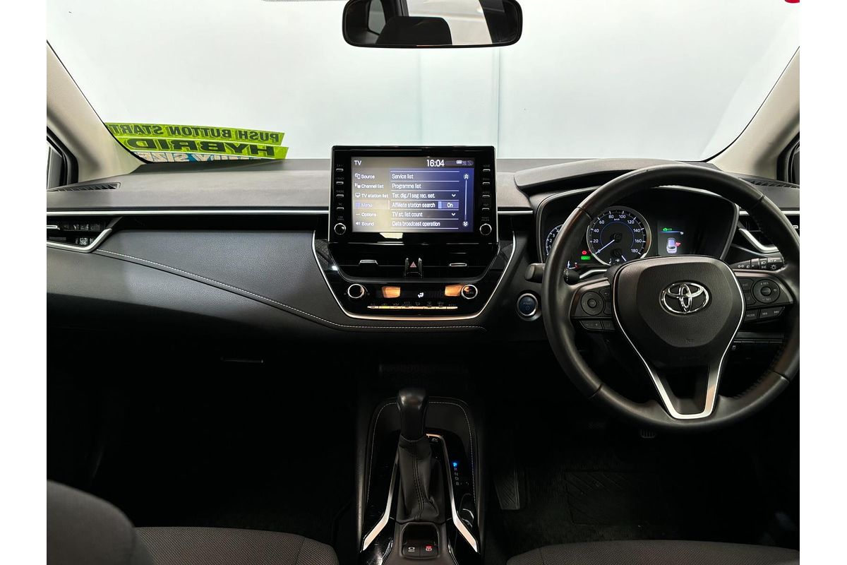 2019 Toyota Corolla Touring Hybrid Touring Hybrid S ZWE211