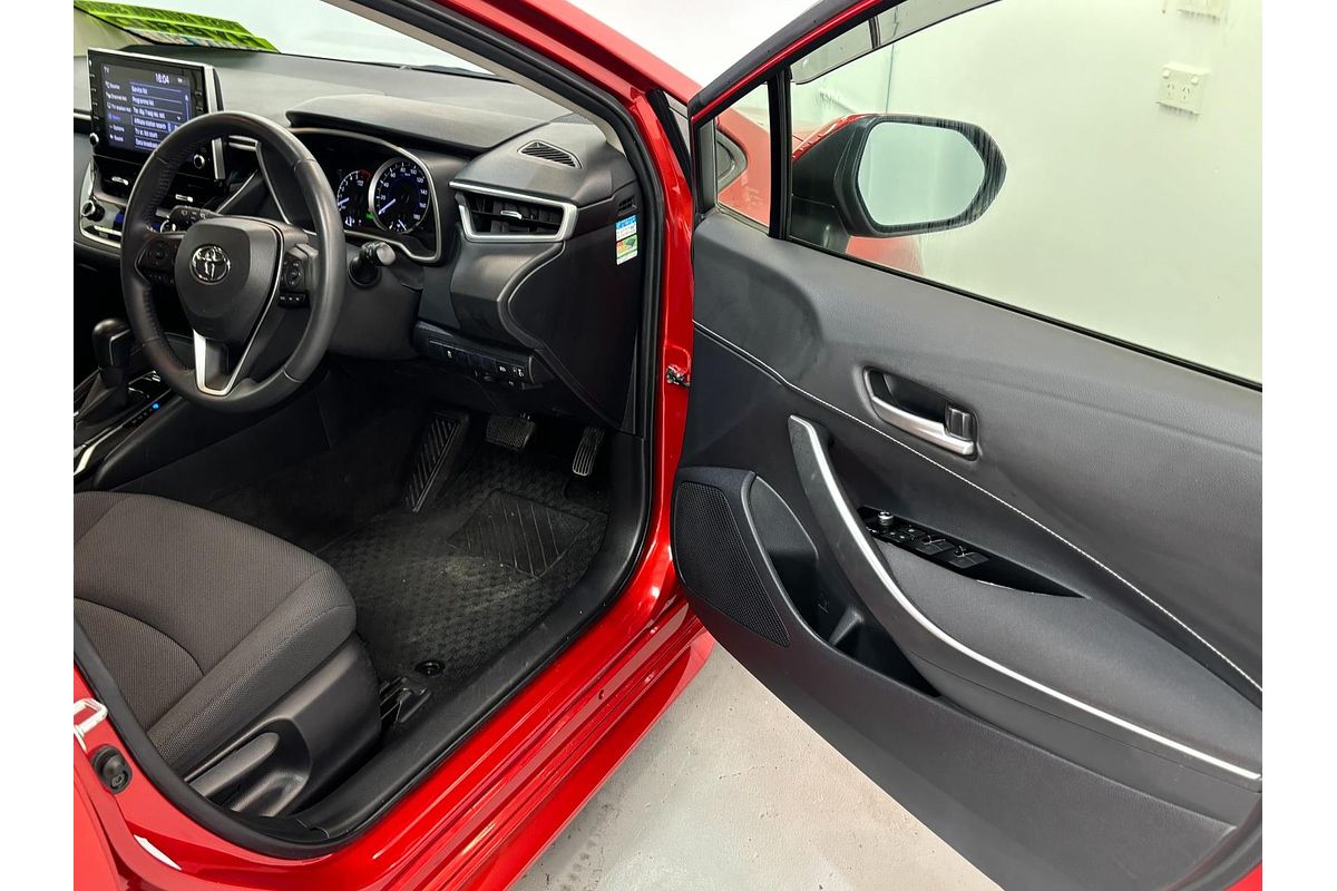 2019 Toyota Corolla Touring Hybrid Touring Hybrid S ZWE211