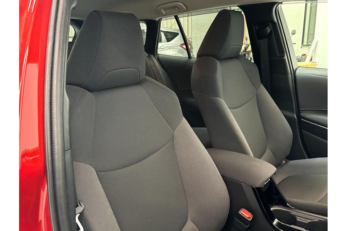 2019 Toyota Corolla Touring Hybrid Touring Hybrid S ZWE211
