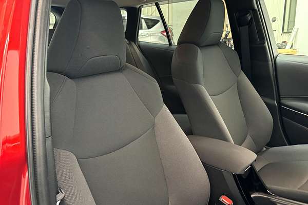 2019 Toyota Corolla Touring Hybrid Touring Hybrid S ZWE211