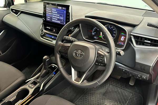2019 Toyota Corolla Touring Hybrid Touring Hybrid S ZWE211