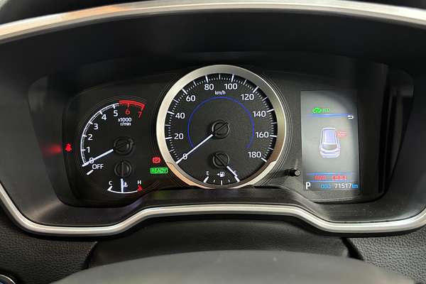 2019 Toyota Corolla Touring Hybrid Touring Hybrid S ZWE211