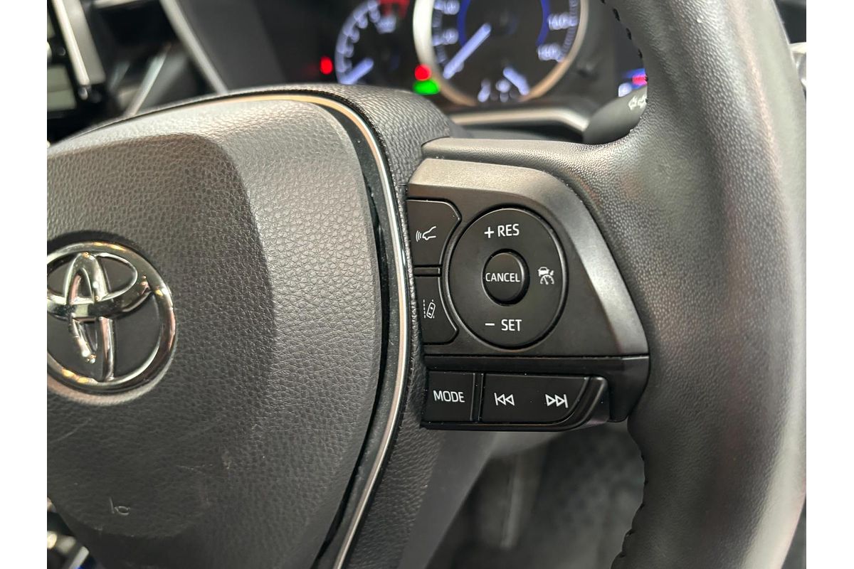 2019 Toyota Corolla Touring Hybrid Touring Hybrid S ZWE211
