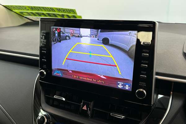2019 Toyota Corolla Touring Hybrid Touring Hybrid S ZWE211