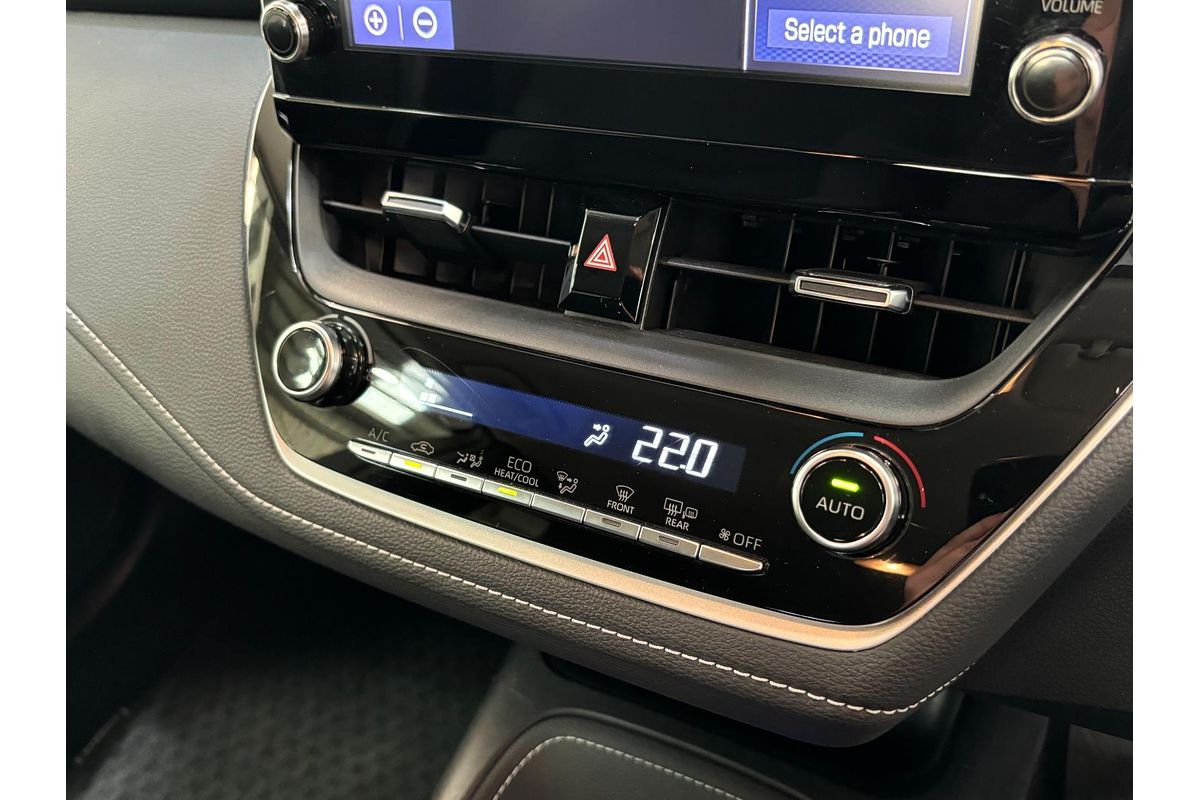 2019 Toyota Corolla Touring Hybrid Touring Hybrid S ZWE211