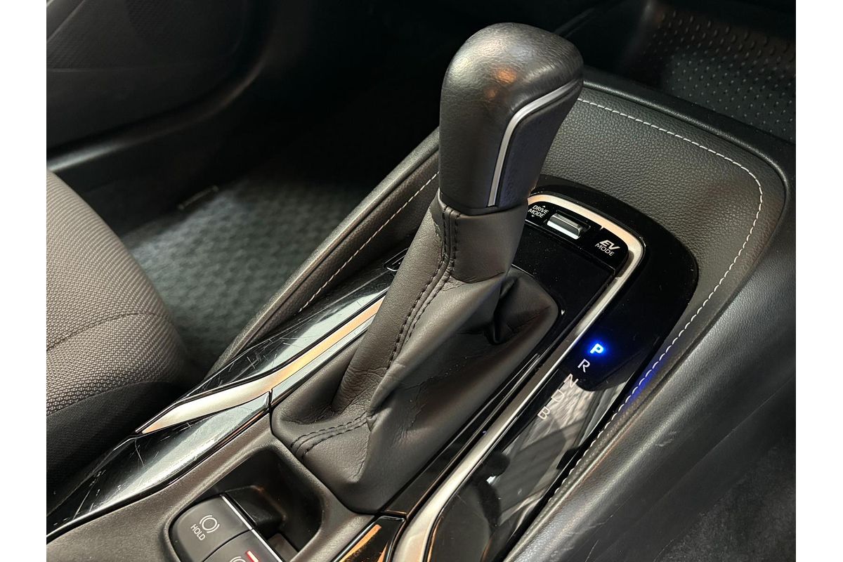 2019 Toyota Corolla Touring Hybrid Touring Hybrid S ZWE211