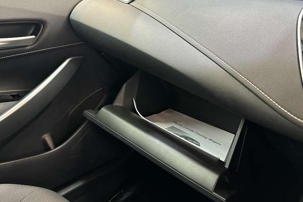 2019 Toyota Corolla Touring Hybrid Touring Hybrid S ZWE211