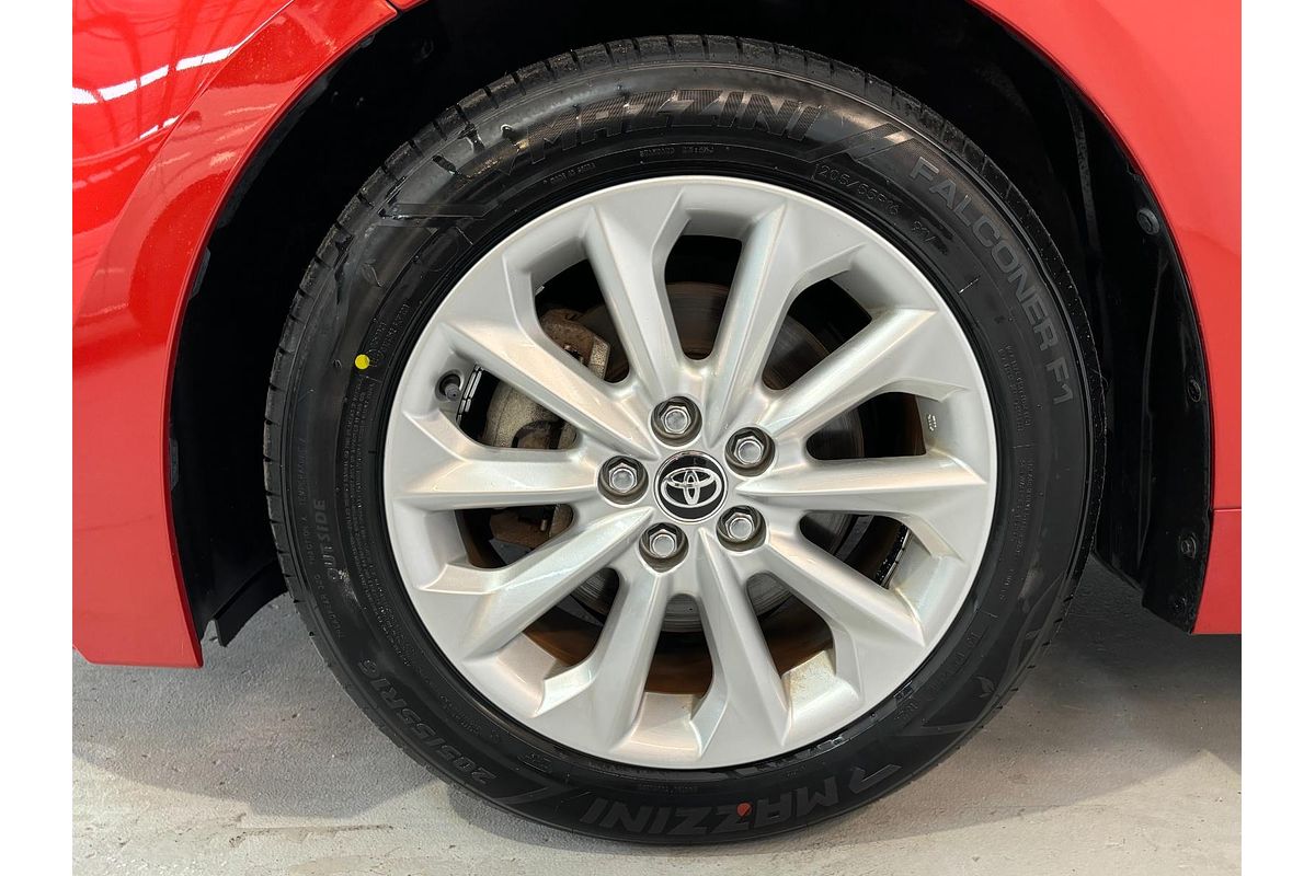 2019 Toyota Corolla Touring Hybrid Touring Hybrid S ZWE211