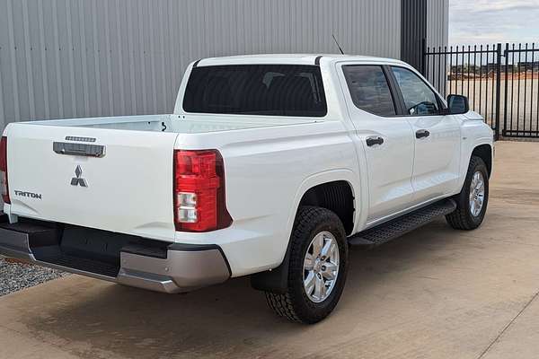 2024 Mitsubishi Triton GLX+ MV 4X4
