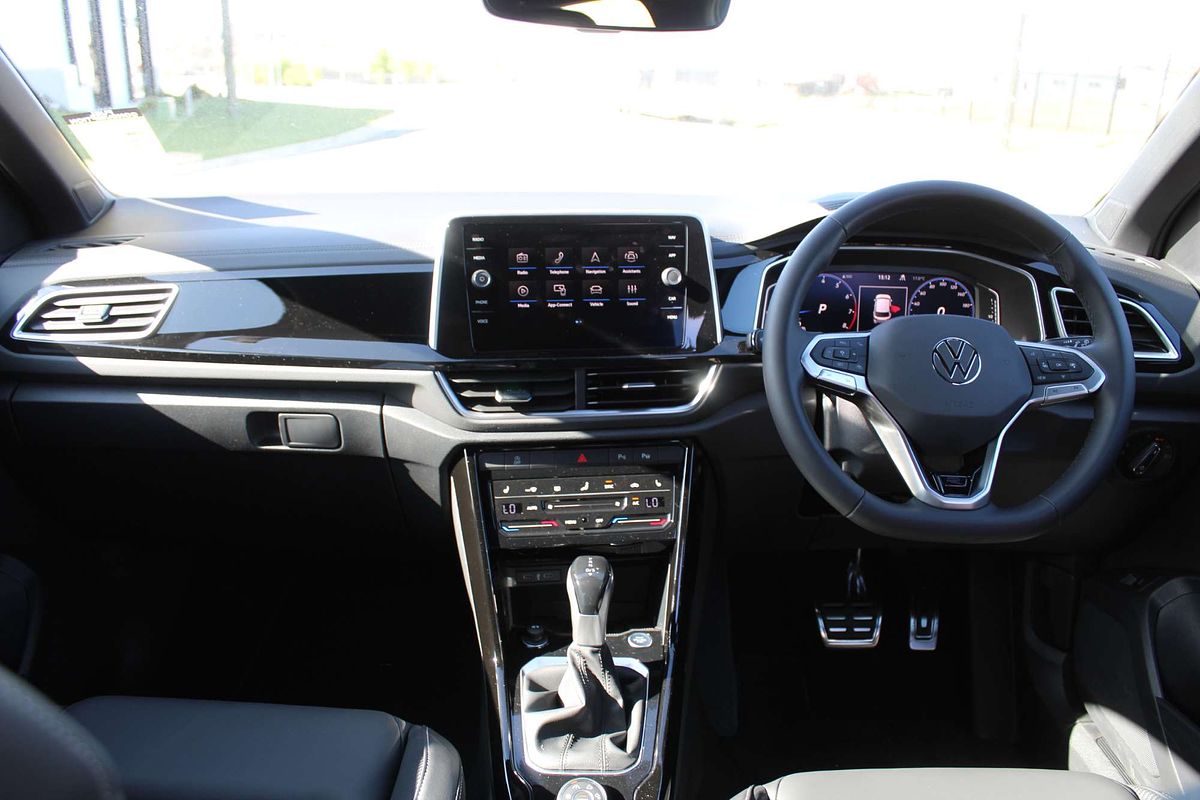 2024 Volkswagen T-Roc 140TSI R-Line D11