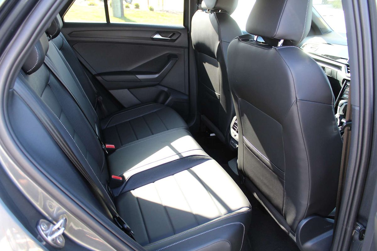 2024 Volkswagen T-Roc 140TSI R-Line D11