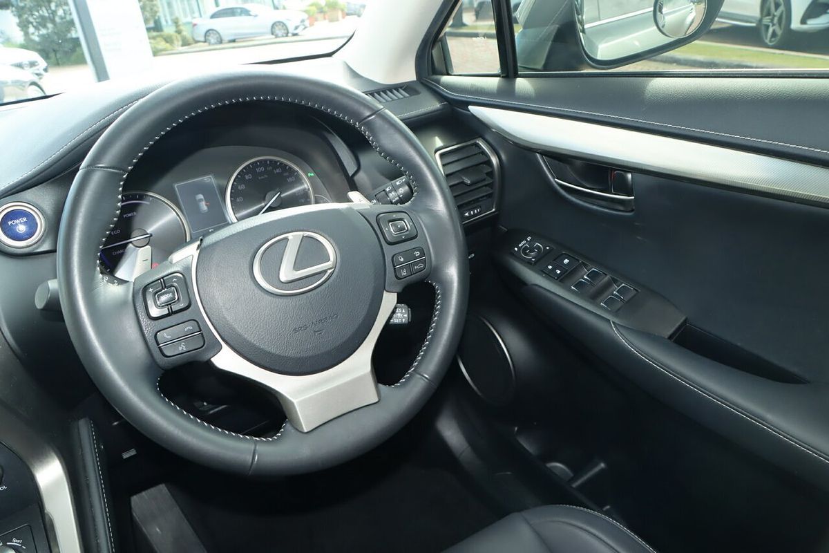 2019 Lexus NX NX300h Luxury AYZ10R