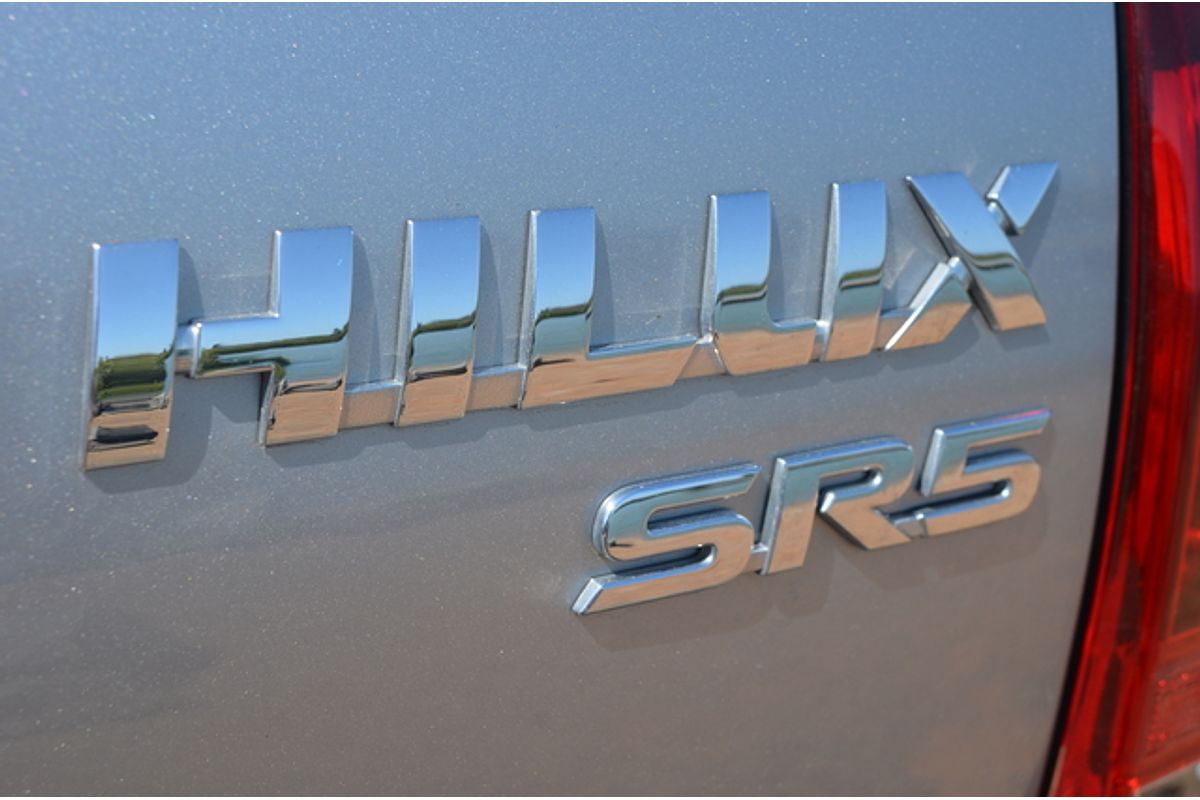 2020 Toyota Hilux SR5 GUN126R 4X4