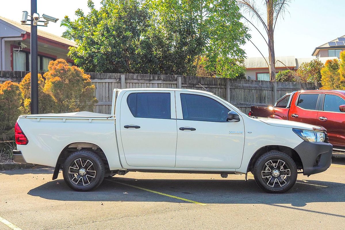 2017 Toyota Hilux Workmate TGN121R Rear Wheel Drive